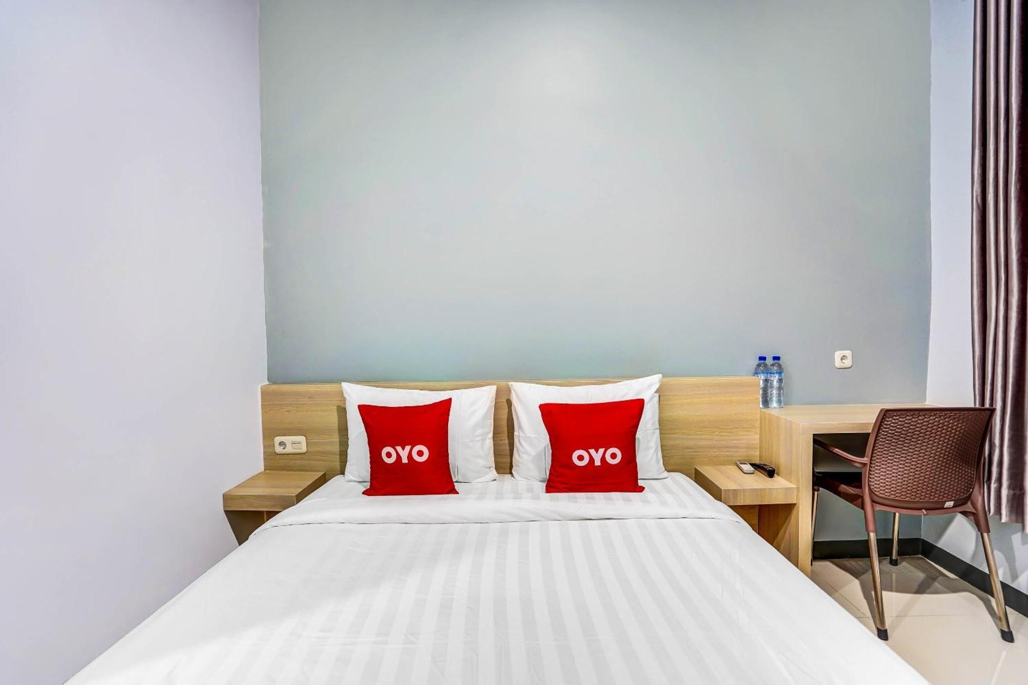 Oyo 90891 Parang Kusumo Residence Krembangan Экстерьер фото