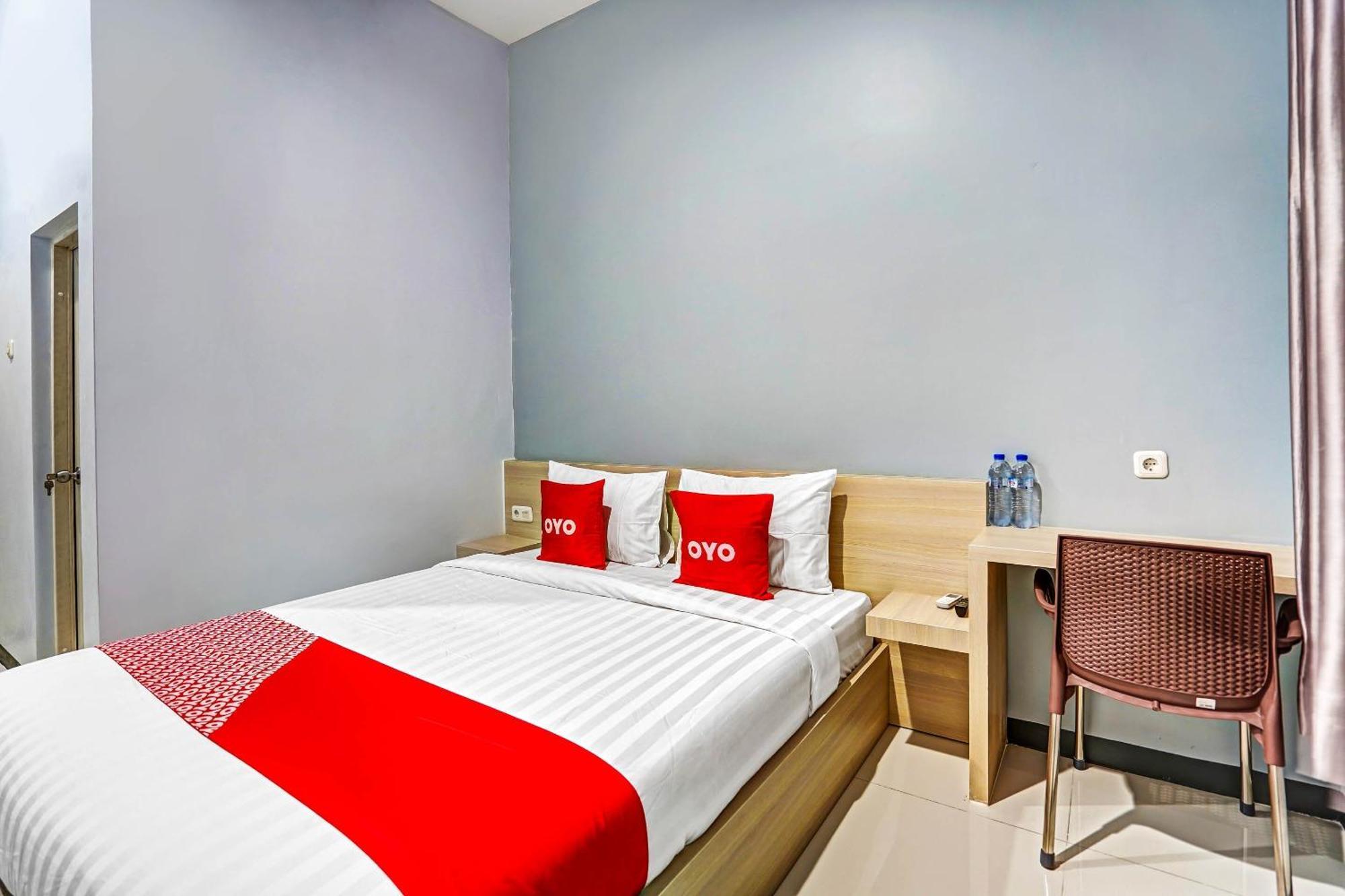 Oyo 90891 Parang Kusumo Residence Krembangan Экстерьер фото