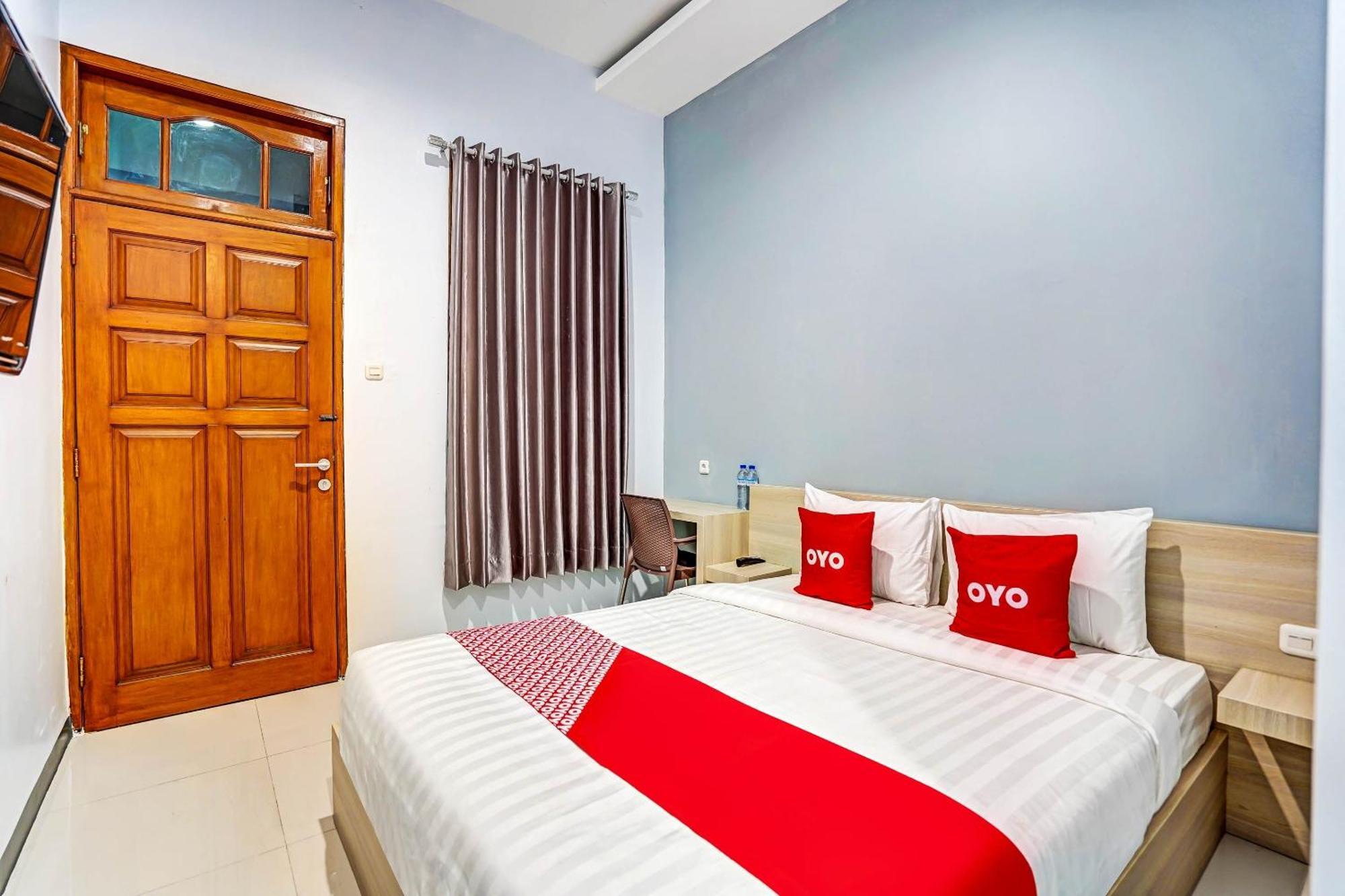 Oyo 90891 Parang Kusumo Residence Krembangan Экстерьер фото